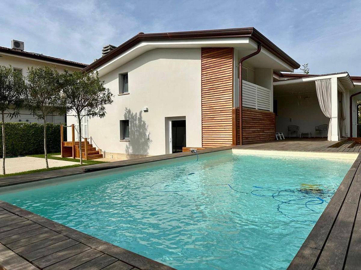 Villa Esse in Forte dei Marmi, Riviera Toscana