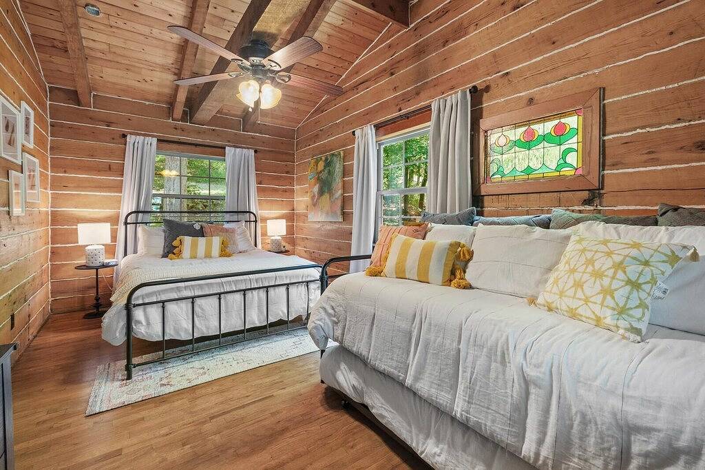 Sunset Cabin - Secluded retreat on Beaver Lake in Beaver Lake