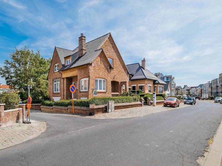 Villa pour 9 personnes, avec terrasse et jardin, adapté aux familles à Coxyde