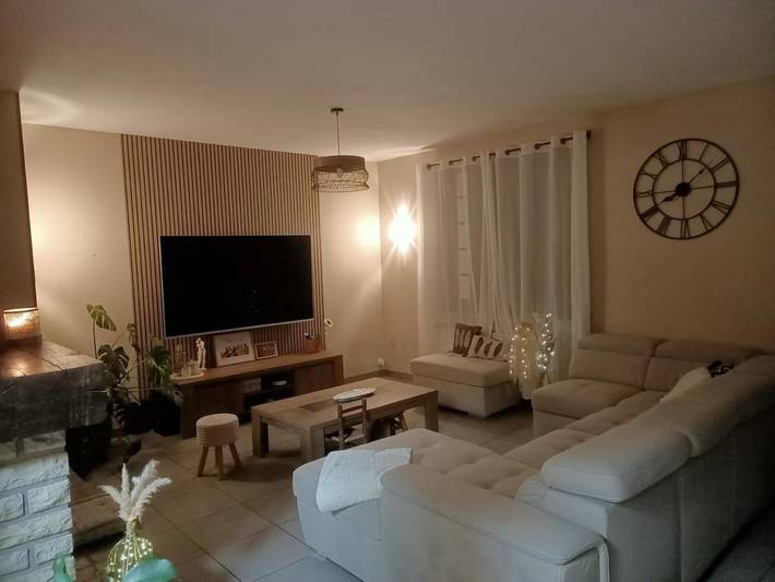 Location de vacances pour 10 personnes, avec terrasse, animaux acceptés à Lucy-sur-Cure - 2