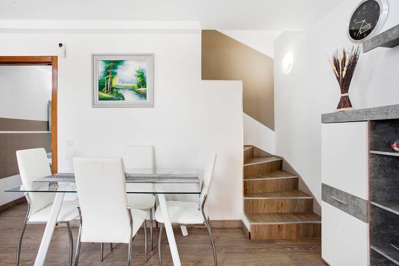 Entire apartment, Holiday Apartment "Keur Fina" with Shared Pool, Private Terrace & Wi-Fi in Costa de Antigua, Antigua