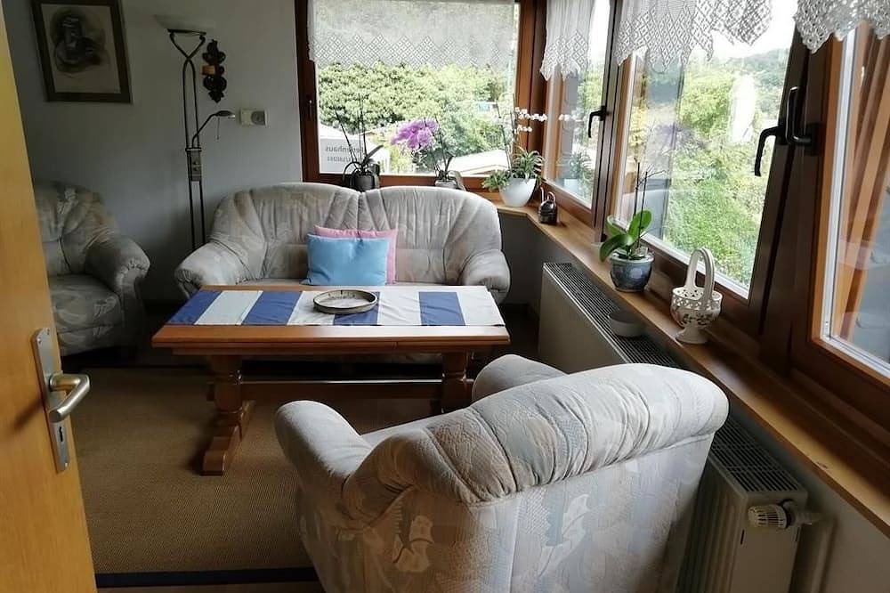 Entire apartment, Ferienhaus Burgblick - 4-bed vacation home, shower/Wc, 2 bedrooms in Bad Münstereifel, Naturpark Hohes Venn-Eifel