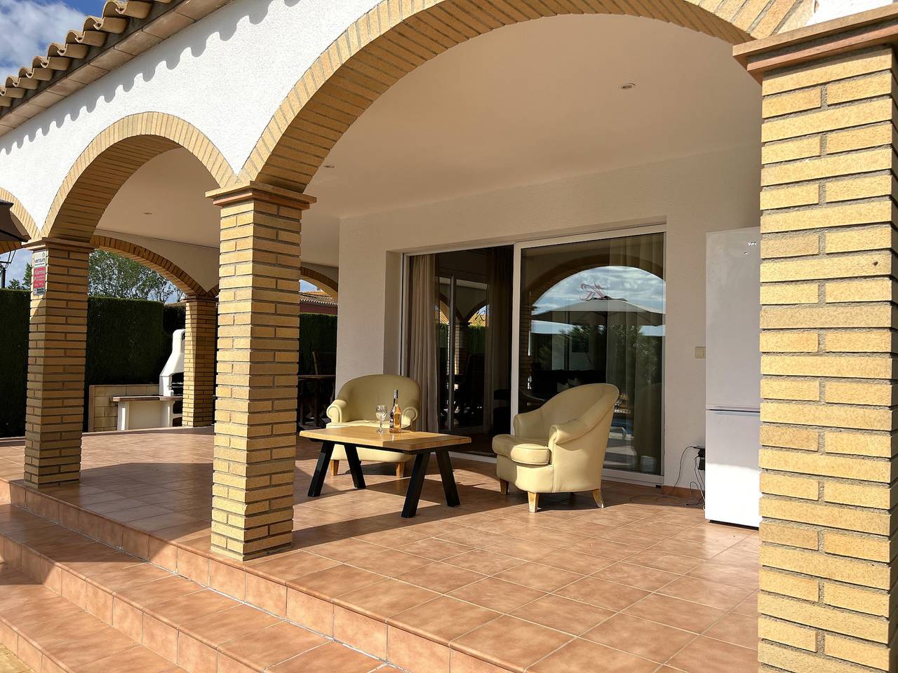 Stylish villa with private pool in Bay of Roses in Sant Pere Pescador, Upper Empordà