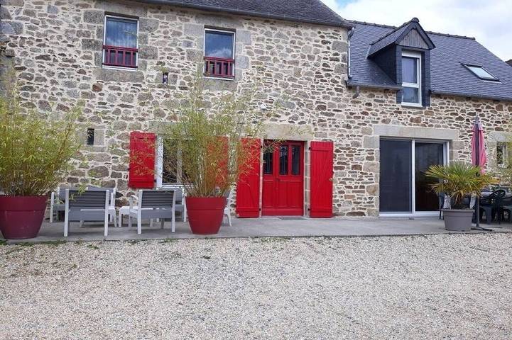 Location de vacances pour 11 personnes, avec Terrasse et Jardin à Plorec-sur-Arguenon