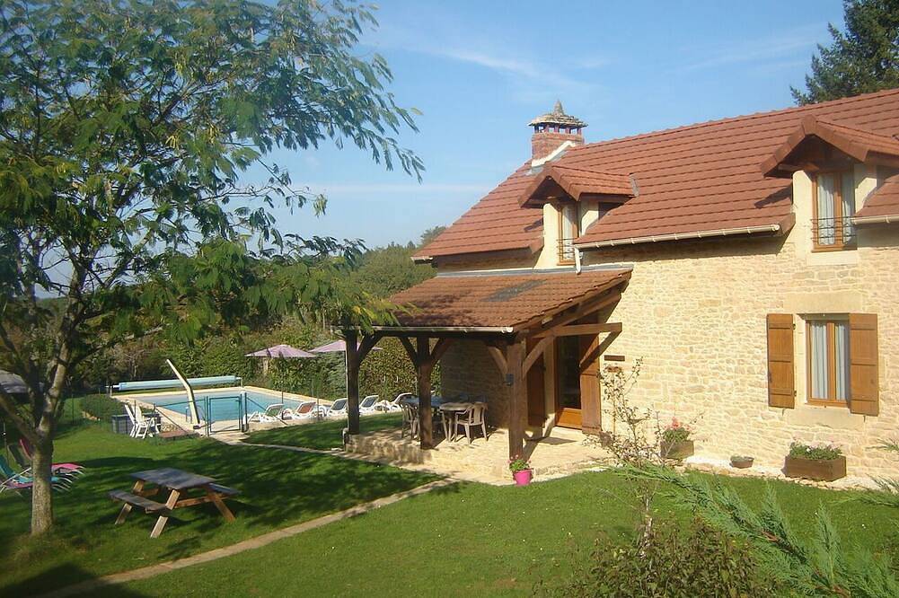 Maison avec piscine privée chauffée, Périgord noir in La Chapelle-Aubareil, Périgord Noir