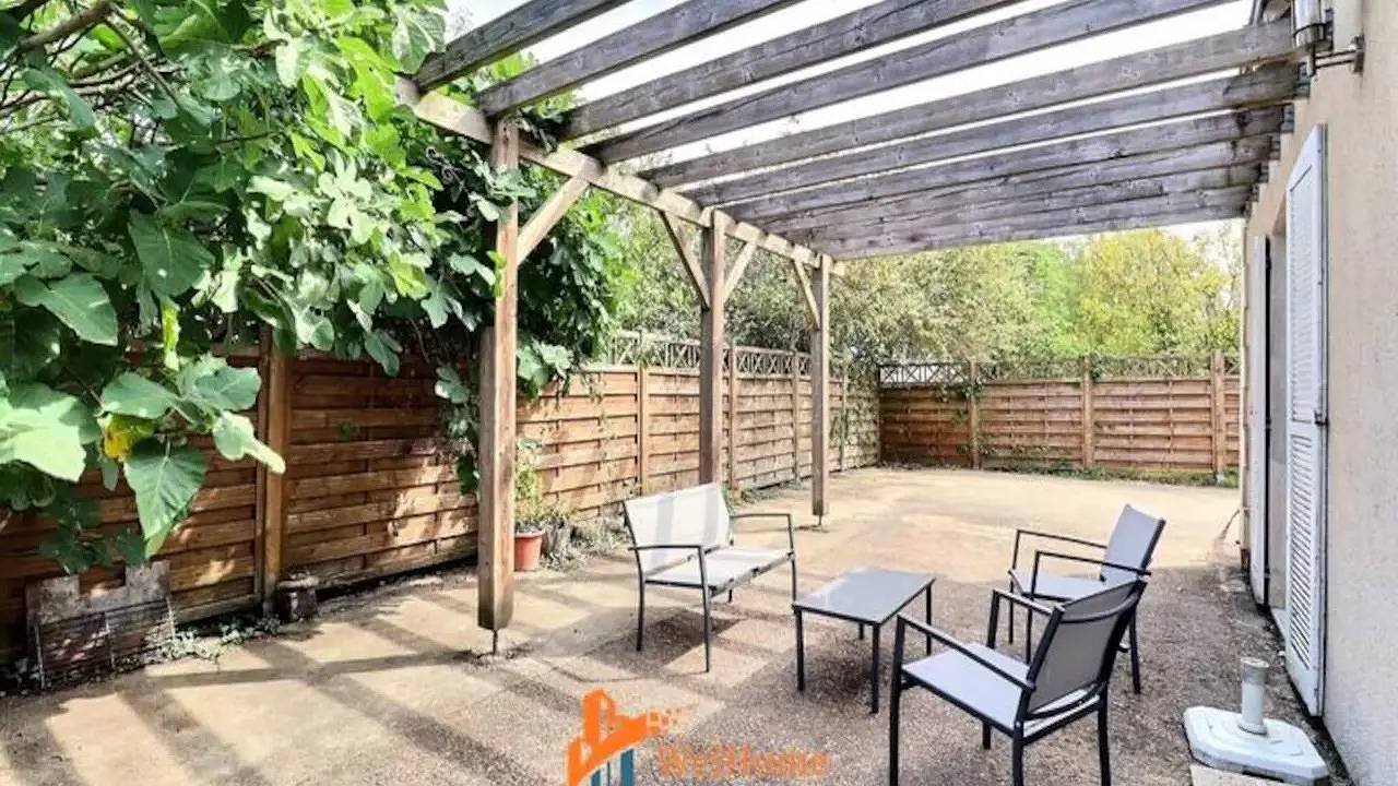 Entire holiday apartment, Ferienwohnung für 8 Personen (140 m²) in La Riche in La Riche, Tours region