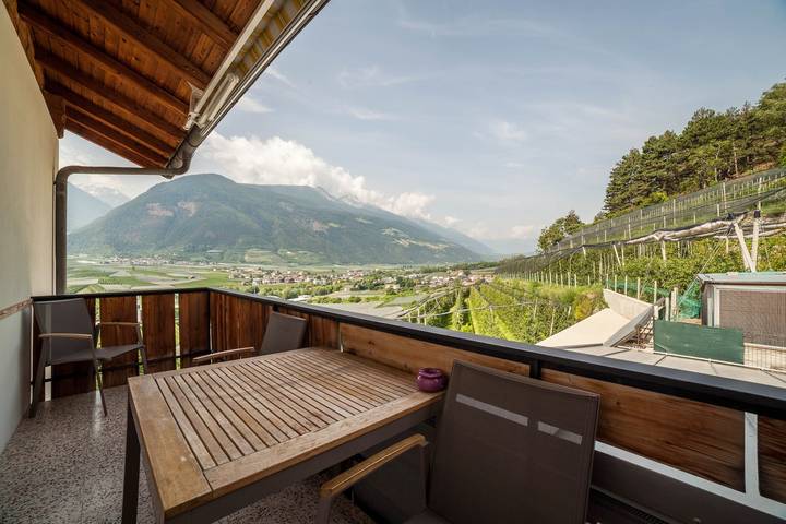 Ganze Wohnung, Ferienwohnung "Langstein Lavendel" mit Bergblick, Balkon und Wlan in Latsch, Nationalpark Stilfser Joch