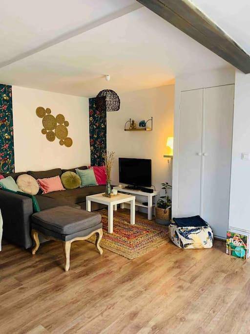 Location de vacances pour 2 personnes, avec terrasse ainsi que jacuzzi et piscine à Villes-sur-Auzon - 2