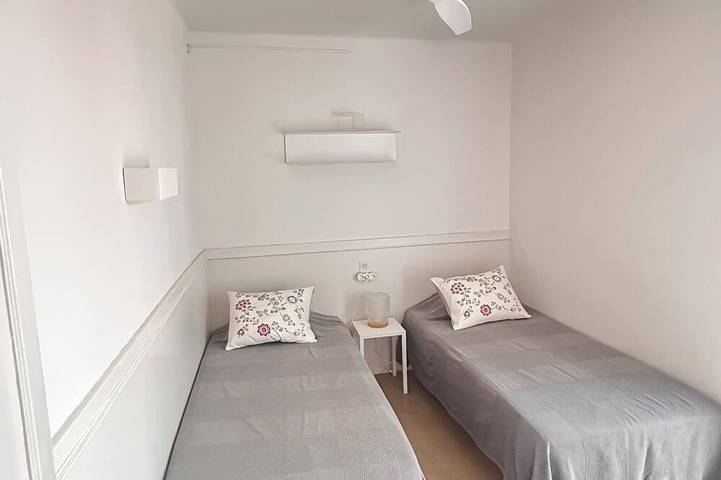 Appartement entier, Appartement avec vue sur la mer et accès facile à pied, dans une urbanisation privée in Cala Salionç (Salionç), Salionç