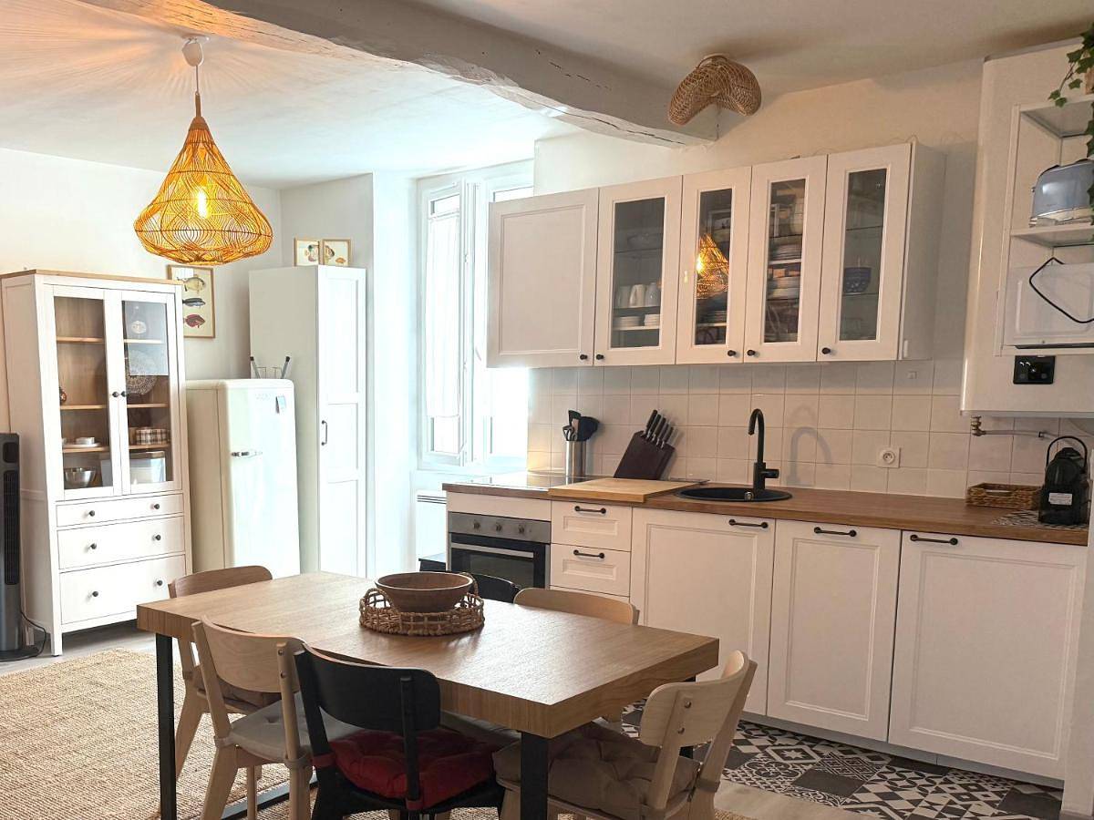 Appartement entier, Two-Bedroom Apartment in Pauillac, Parc naturel régional du Médoc