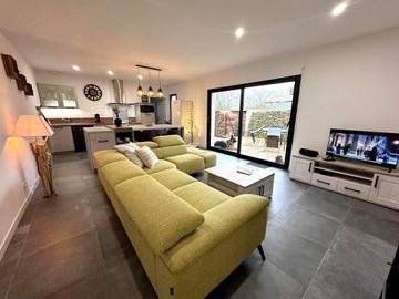 Gîte pour 4 personnes, avec jardin à Roquefort