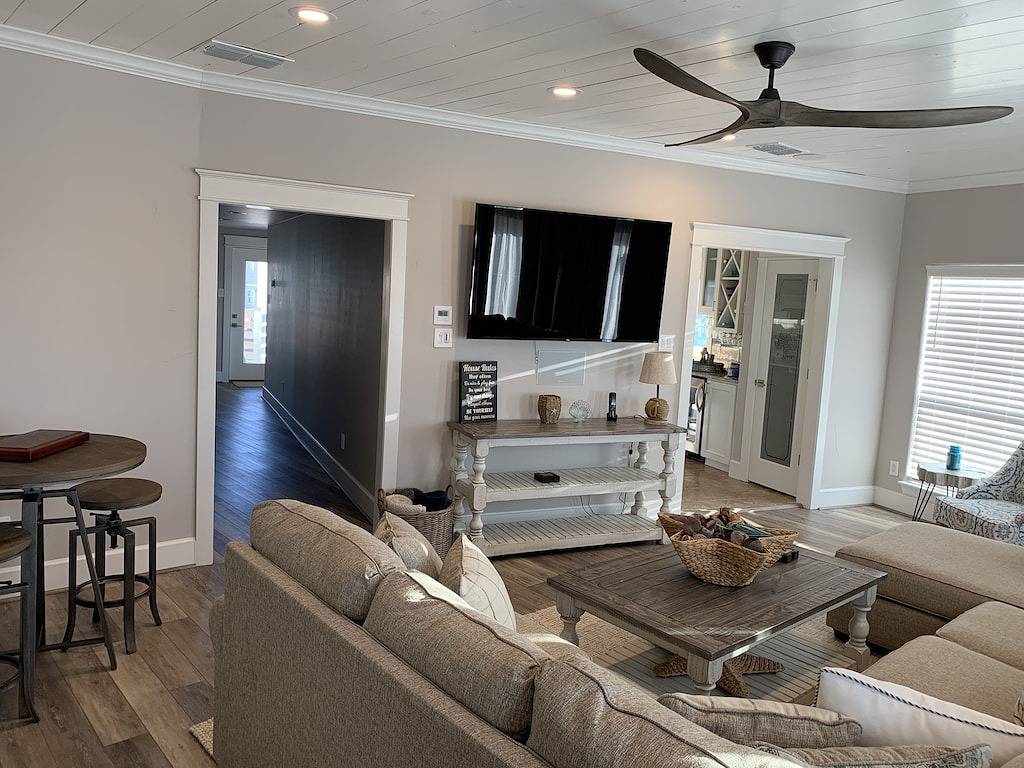 Neu renovierte Luxus-Strandvilla Golfwagen Zugang zum Strand, Gm Rm, Gasgrill, Pool in Corpus Christi, Mustang Island