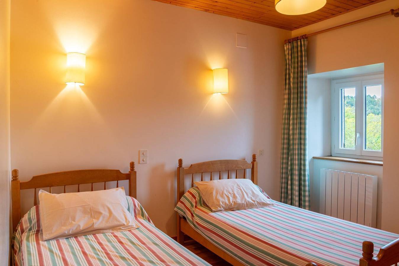 Gîtes de France 6/7 personnes 3 chambres in Chaulhac, Mende region