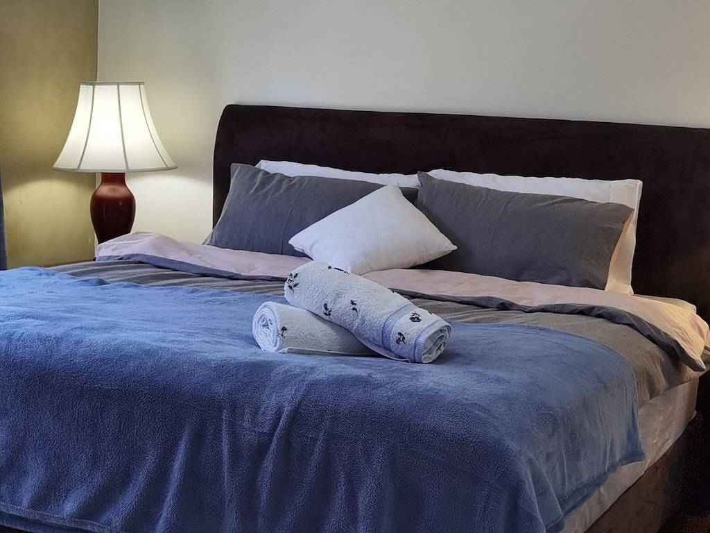 Cheerful 4-bedroom home with natural backyard in Canberra, Australian Capital Territory