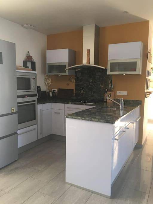 Villa pour 6 personnes, avec jardin et vue ainsi que piscine et sauna dans le Jura - 2