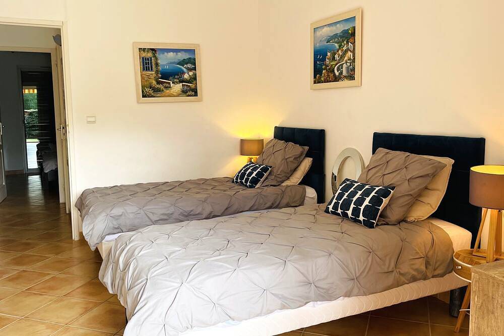 Apartamento entero, Salida a la isla de Porquerolles - 200 m playas Clasificadas 4 * in La Londe-les-Maures, Parque nacional Port-Cros