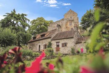 Gîte pour 9 personnes, avec jardin et terrasse à Rouez
