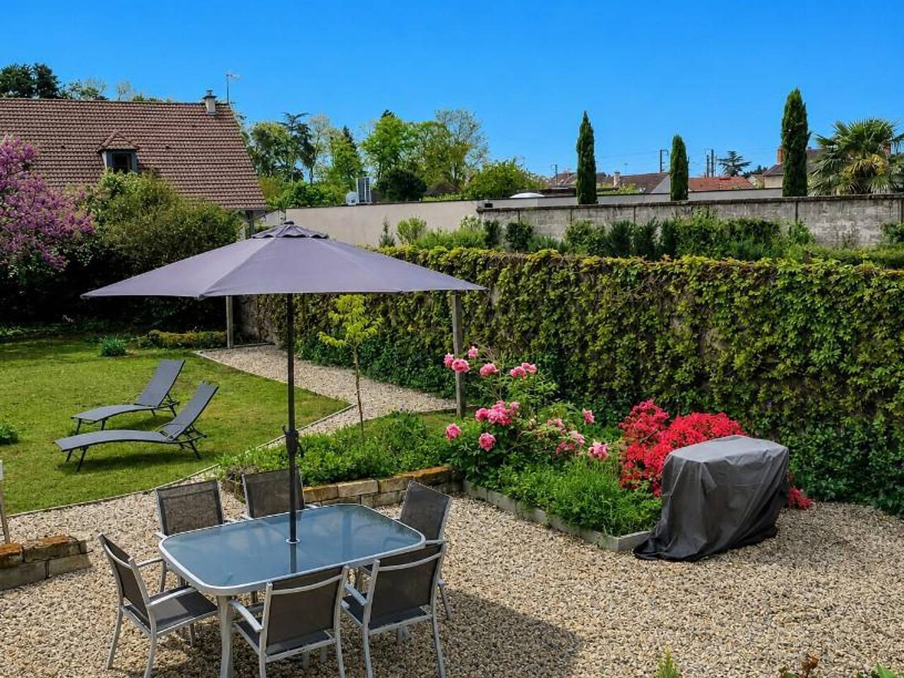 Maison rénovée à Moulins avec jardin et véranda in Yzeure, Allier