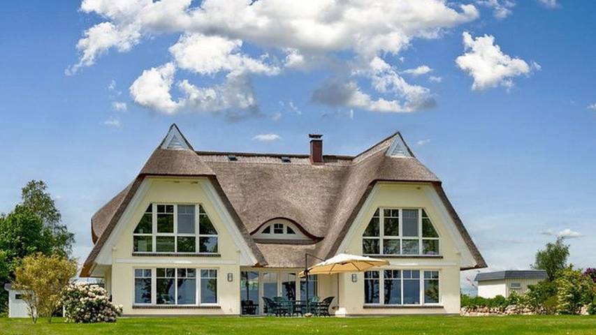 Strandhaus für 8 Personen, mit Sauna und Garten, mit Haustier in Lobbe