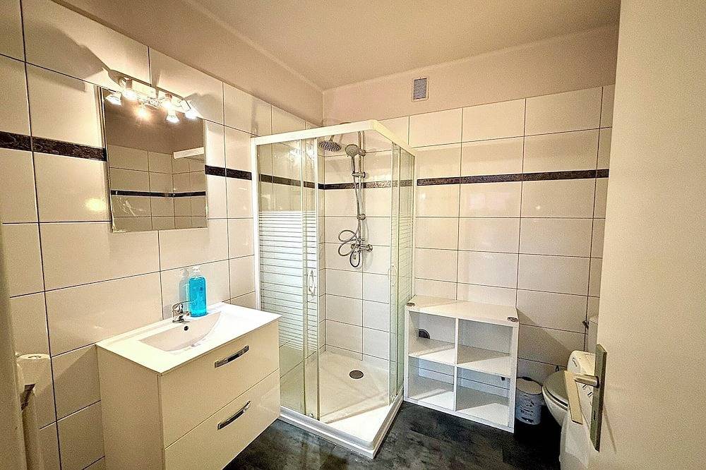 Entire apartment, Chateau Rouge in Annemasse, Saint-Julien-en-Genevois region