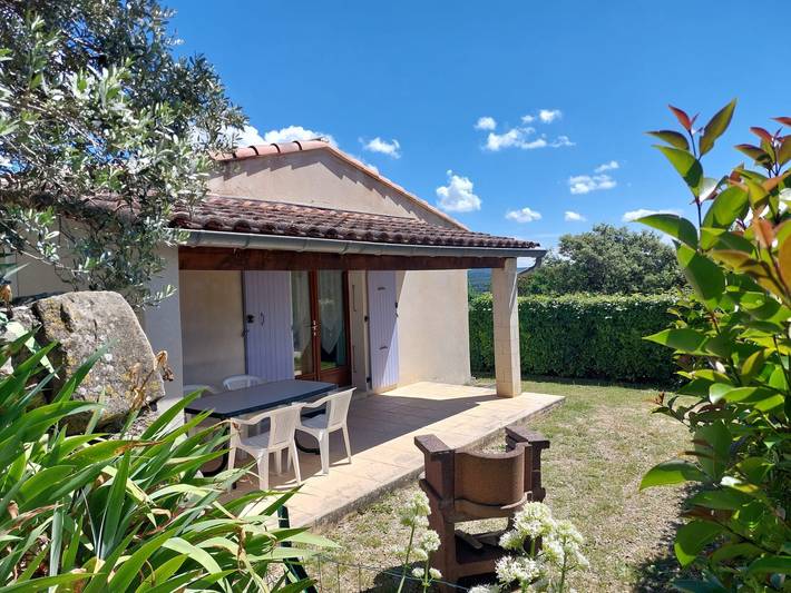 Location de vacances pour 6 personnes, avec jardin à Bessas