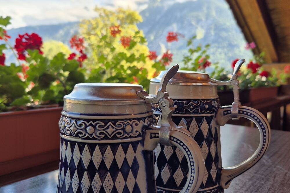 Ganze Wohnung, Gästehaus Mack im oberbayerischen Landhausstil in Oberau, Bayerische Alpen