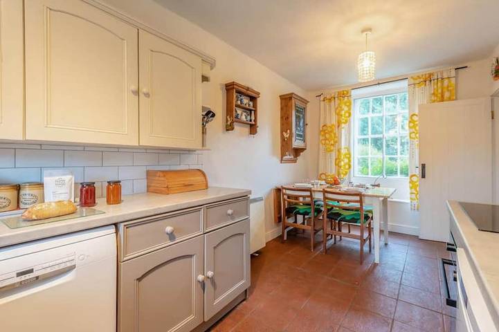 Log cabin for 4 people, with garden, with pets in Bassenthwaite