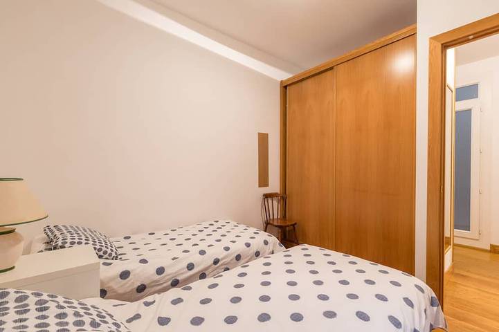Entire apartment, Zurriola Surf Beach. Optional parking. Ess00856 in Zurriola (San Sebastian), San Sebastian