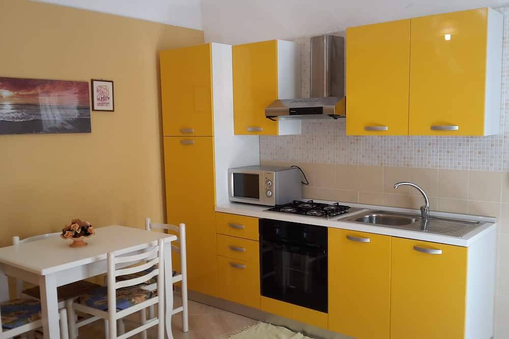 Apartment In Trapani Centre With Courtyard A 800 Mt From The Sea With Wi-Fi in Trapani, Trapani Province
