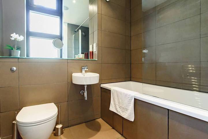 Ganze Wohnung, Spacious 2 Bd Apt w/Fast Wifi+CableTV+Audio System in Cardiff, Cardiff und Umgebung