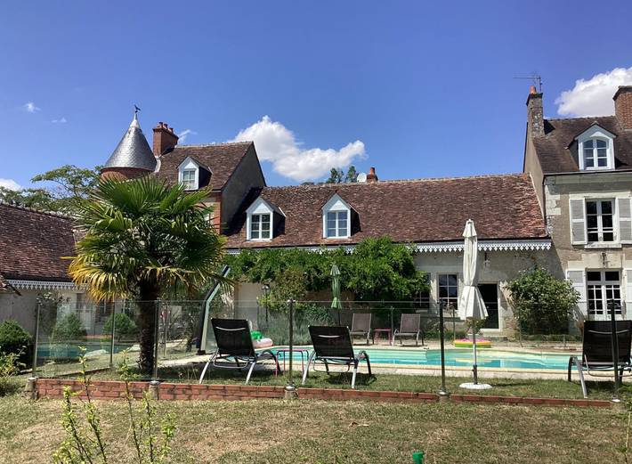 Gîte pour 7 personnes, avec terrasse ainsi que piscine et jardin à Saint-Denis-sur-Loire