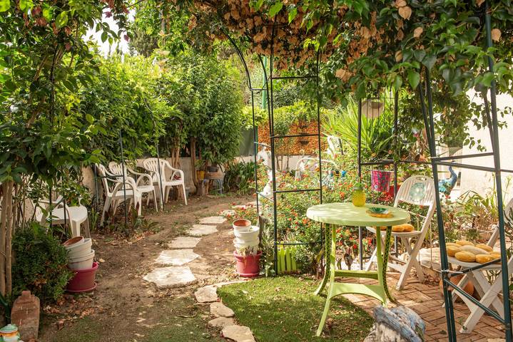 Alojamiento en las buhardillas de Villa Marie Carmen, jardín compartido in Rivesaltes, Costa mediterránea (Francia)