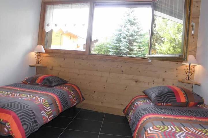Chalet pour 4 personnes, avec jardin et terrasse à Saint-Jean-de-Sixt - 2