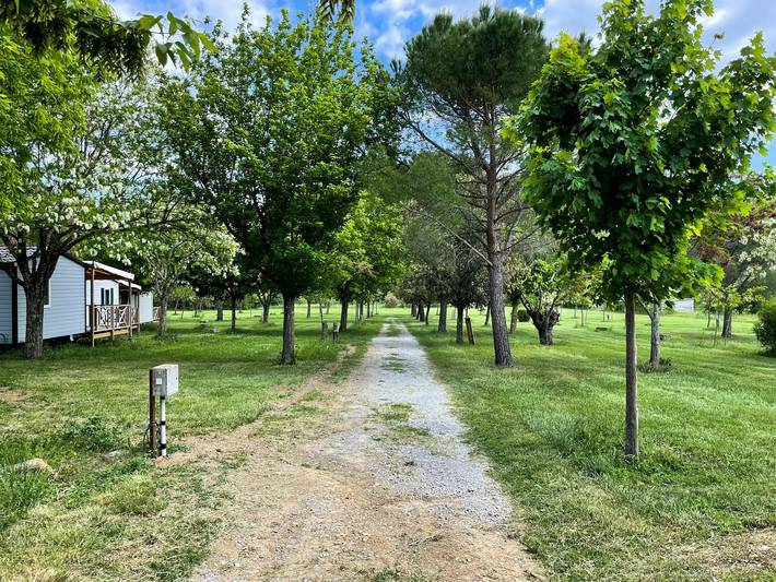 Mobil home pour 4 personnes, avec terrasse et vue à Saint-Germain - 3