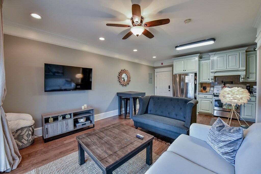 Ganze Wohnung, Big Al's Den -Walk to stadium, the strip, and Downtown Tuscaloosa! in Tuscaloosa, Tuscaloosa County