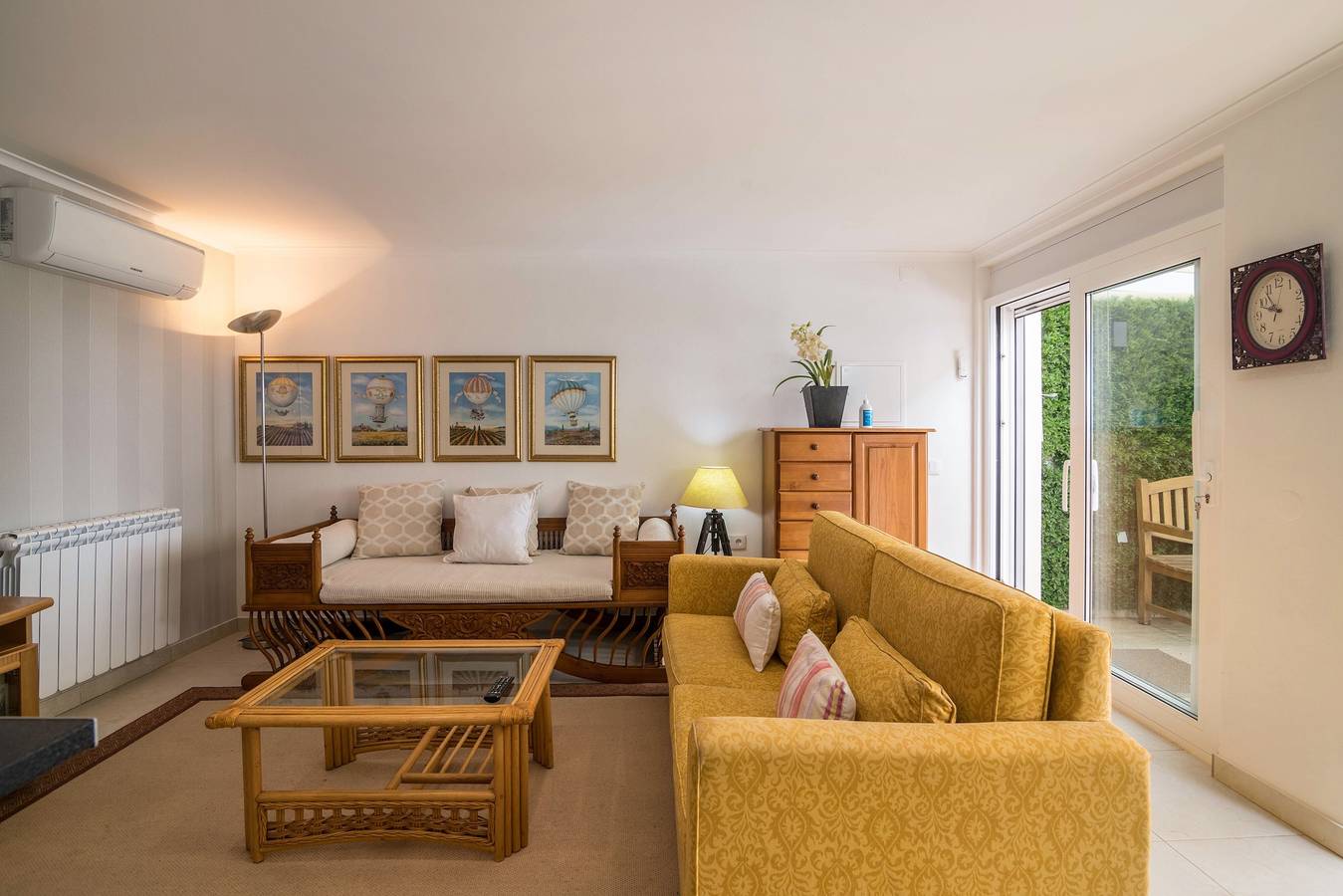 Appartement entier, Appartement Abelha avec vue sur la mer, piscine à débordement, jardin partagé et Wi-Fi in Loulé (São Clemente), District de Faro