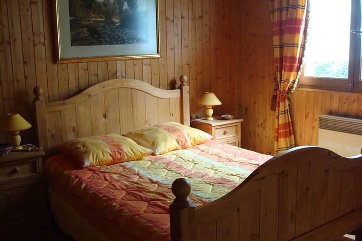 Gîte pour 6 personnes, avec jardin et sauna à Doucier - 2