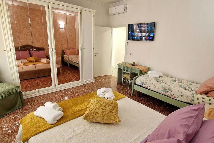 Appartement entier, Vacation House Fiore Ciampino Airport - Rome Station in Ciampino, Parco Regionale dei Castelli Romani