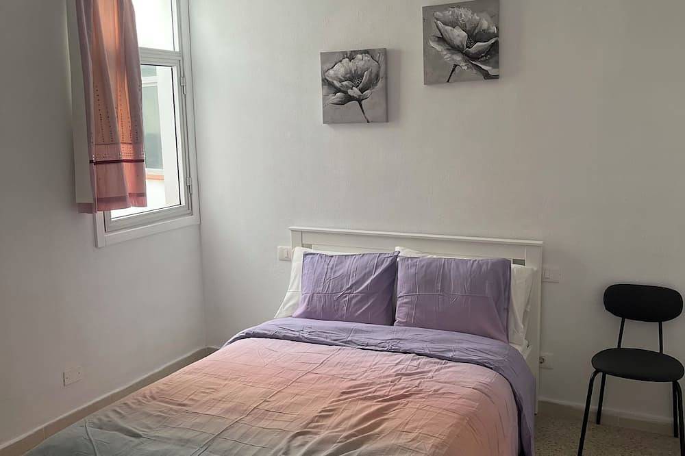 Apartamento entero, Penthouse in Vecindario, Gran Canaria beach, airport 10 min, long term available in Vecindario, Santa Lucía de Tirajana