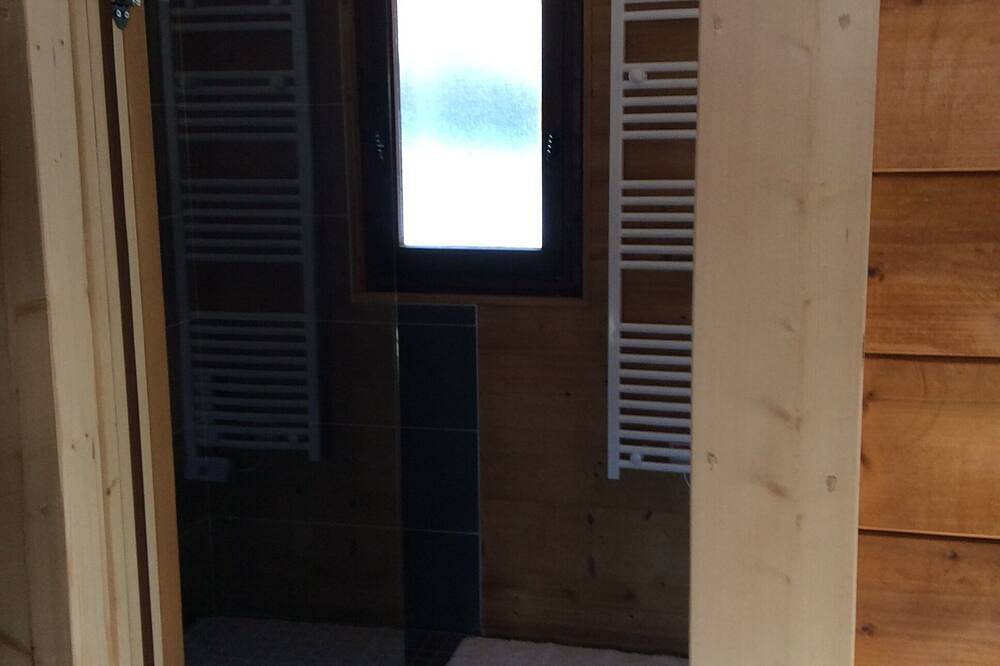 Chalet orientado al sur con vistas al valle de Giffre in Verchaix, Region Bonneville