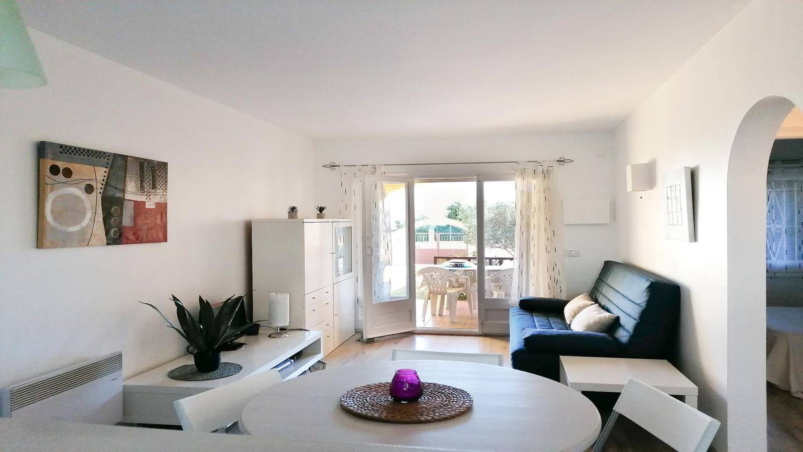 Appartement de vacances entier, Appartament Ibiza: Rdc ,Terrasse , Piscine , in L'Escala, Haut-Ampurdan