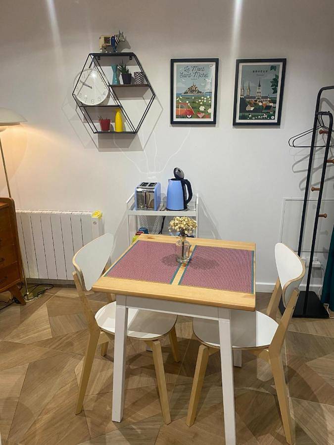 Location de vacances pour 2 personnes, avec piscine et terrasse dans Office De Tourisme De Bayeux - 2