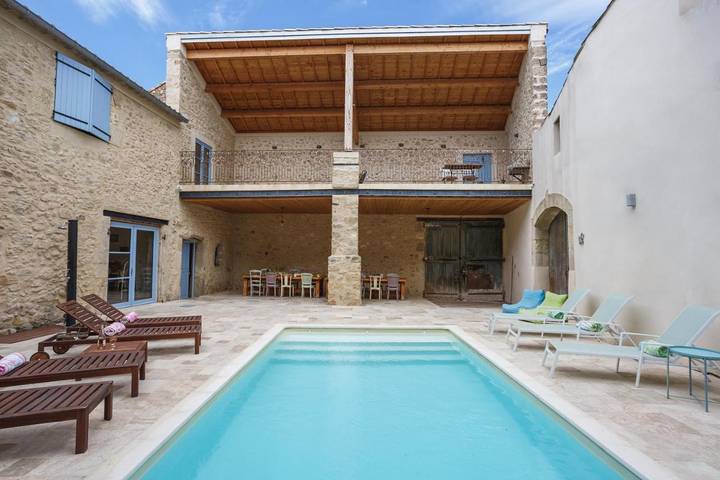 Location de vacances pour 2 personnes, avec jardin ainsi que terrasse et vue à Saint-Geniès-de-Fontedit - 2