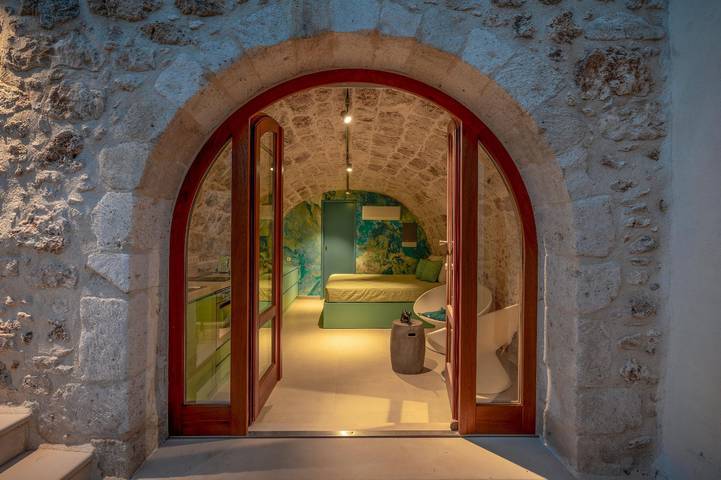 Holiday rental for 2 people, with garden and hot tub in Rethymnon