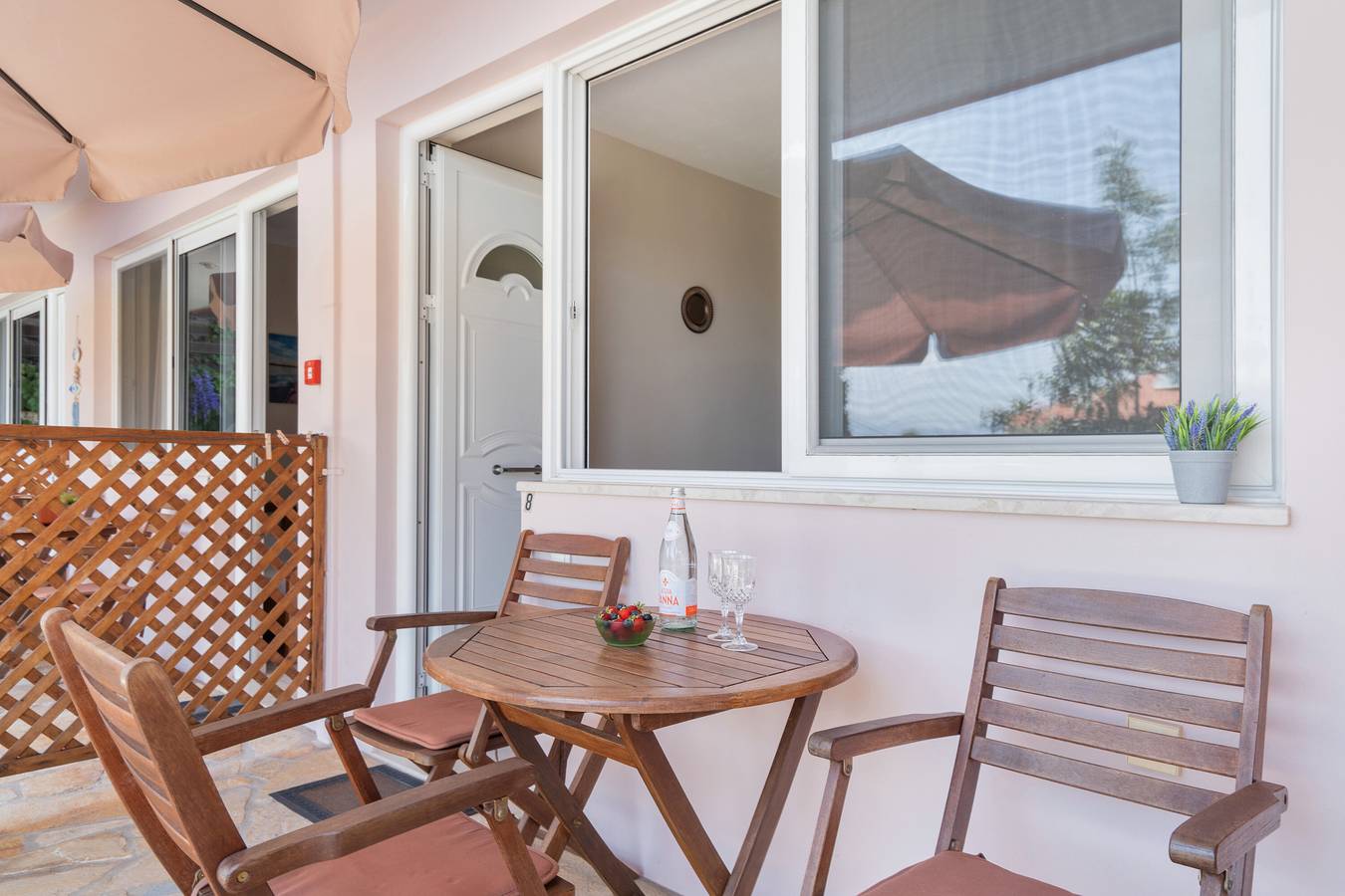 Entire studio, Studio Apartment '4 Adults No 8' with Sea View, Wi-Fi and Air Conditioning in Nikiana, Alexandros