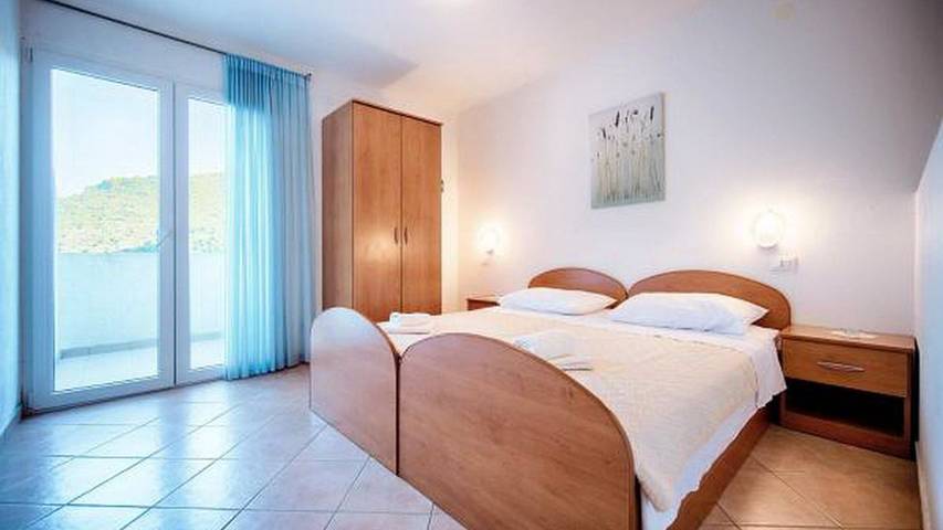 Gîte pour 4 personnes, avec balcon dans Lastovo - 4