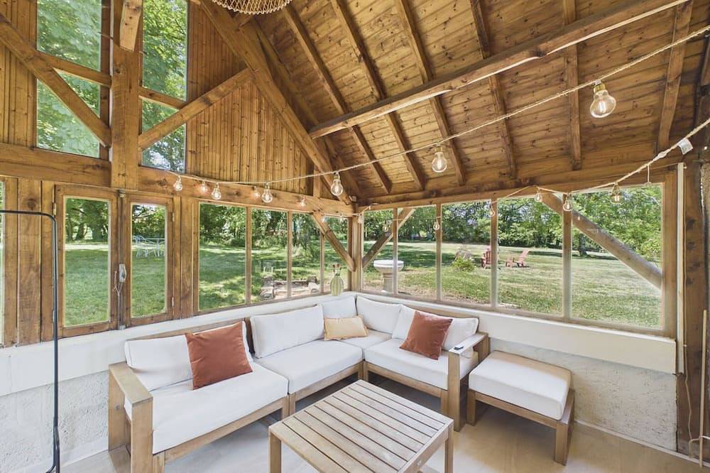 Maison pour 6 :  Jardin et véranda in Rouffignac-Saint-Cernin-de-Reilhac, Périgord Noir