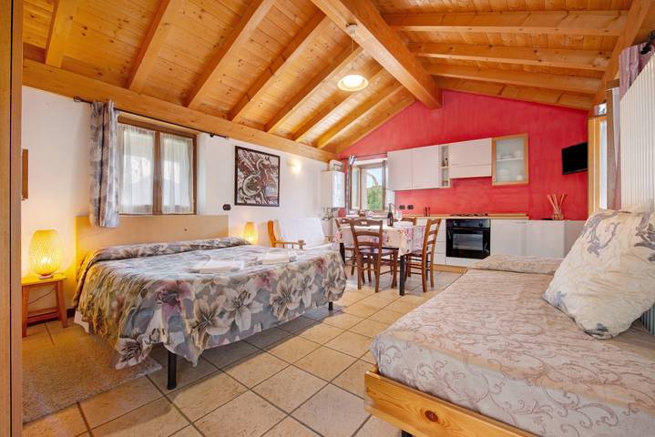 Agriturismo per 3 persone, con Giardino e Sauna a Colico