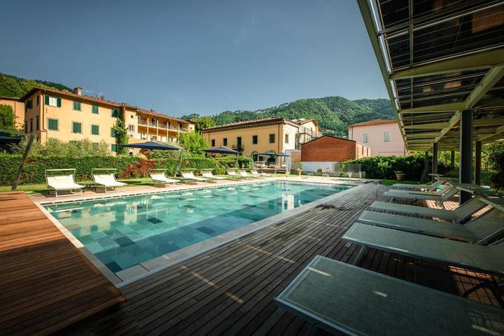 Appartamento, con Terrazza e Idromassaggio nonché Giardino e Piscina a Bagni di Lucca