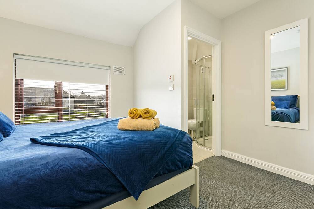 Garavogue Villa - At The River And Steps To Town in Sligo, County Sligo